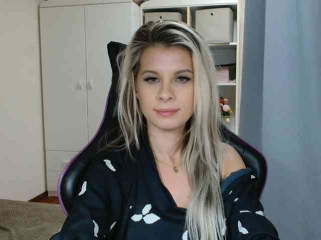 KristineNatural webcam