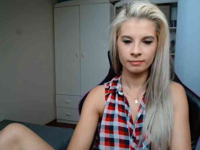 KristineNatural webcam