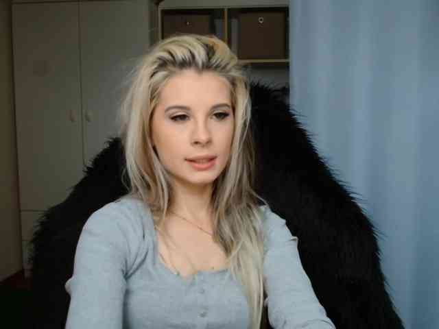 KristineNatural webcam