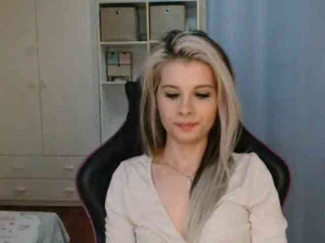 KristineNatural webcam