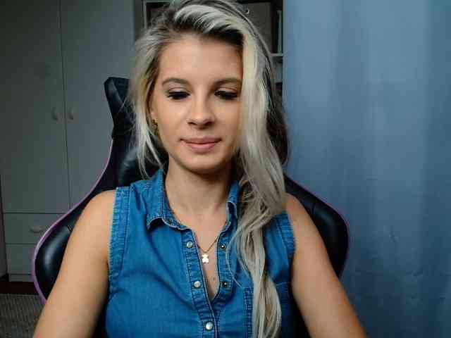KristineNatural webcam