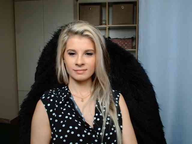 KristineNatural webcam