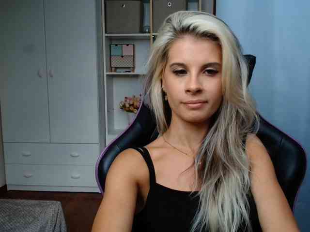 KristineNatural webcam