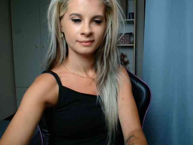 KristineNatural webcam