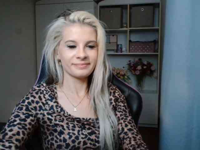 KristineNatural webcam