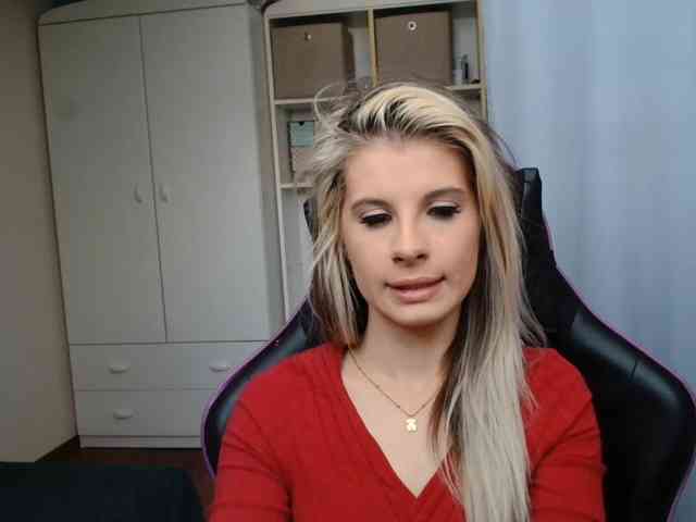 KristineNatural webcam