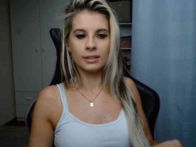 KristineNatural webcam