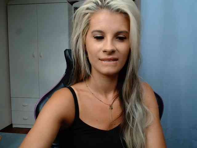 KristineNatural webcam