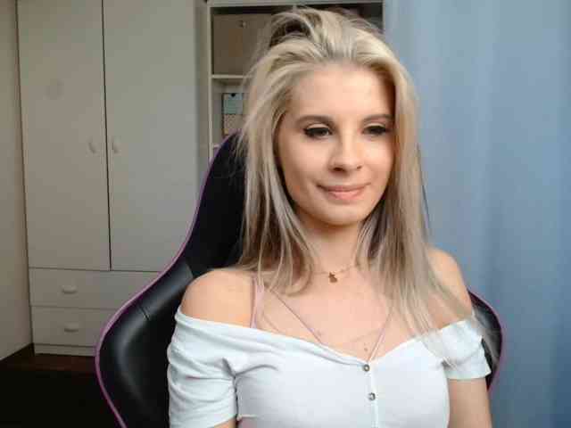 KristineNatural webcam