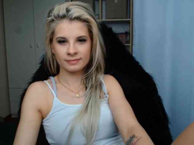 KristineNatural webcam
