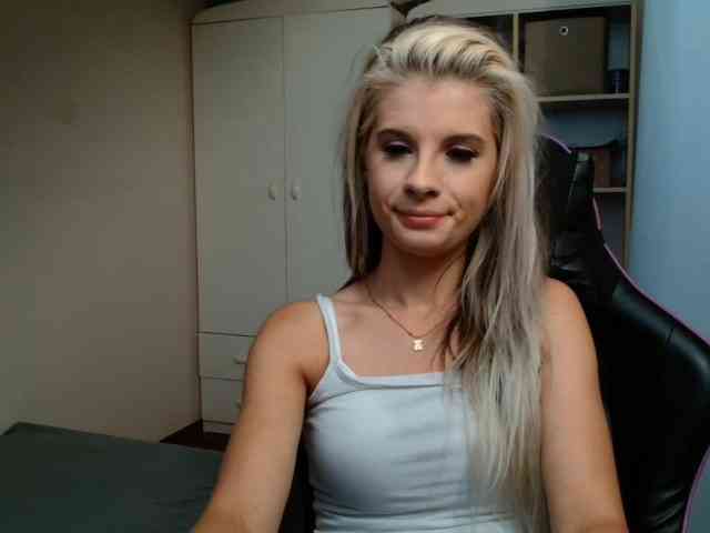 KristineNatural webcam