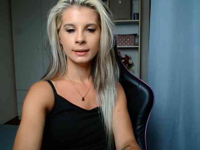 KristineNatural webcam