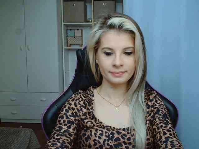KristineNatural webcam