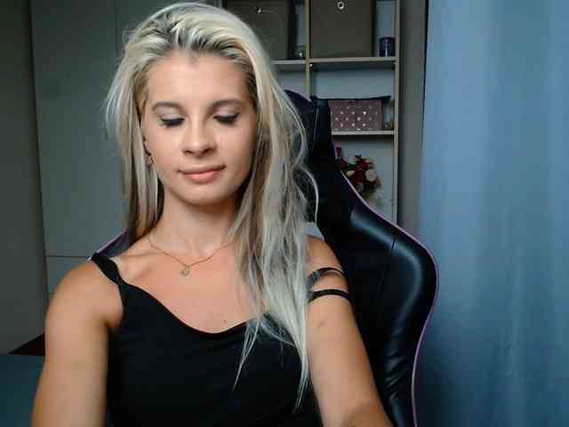 KristineNatural webcam
