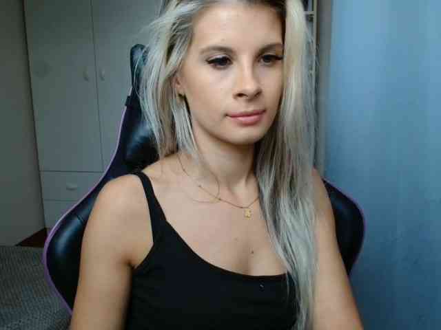 KristineNatural webcam