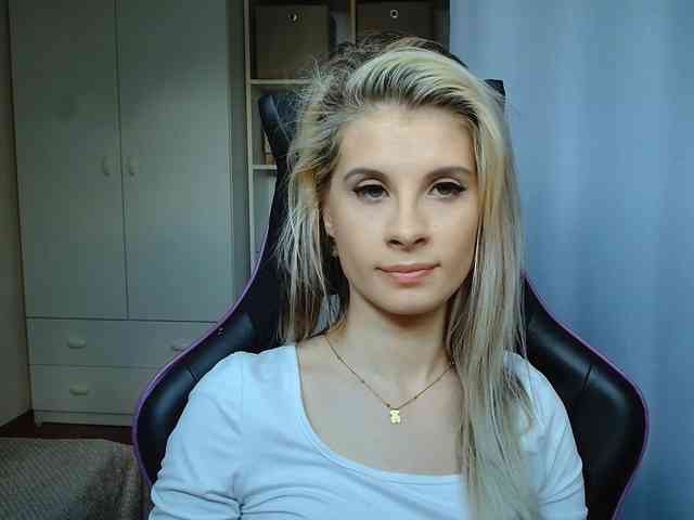 KristineNatural webcam