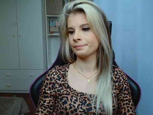 KristineNatural webcam