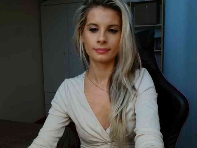 KristineNatural webcam