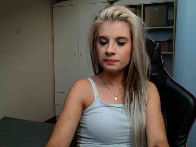 KristineNatural webcam