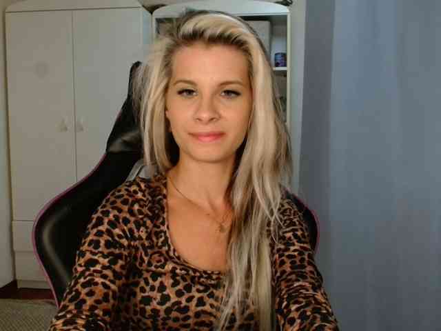 KristineNatural webcam
