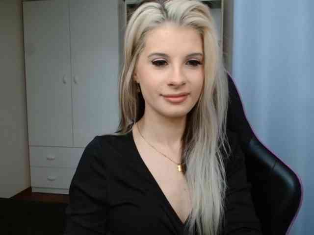 KristineNatural webcam