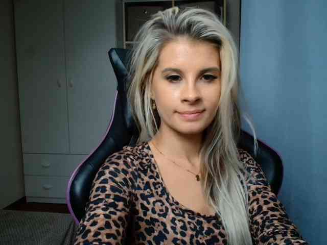 KristineNatural webcam