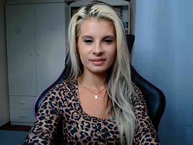 KristineNatural webcam