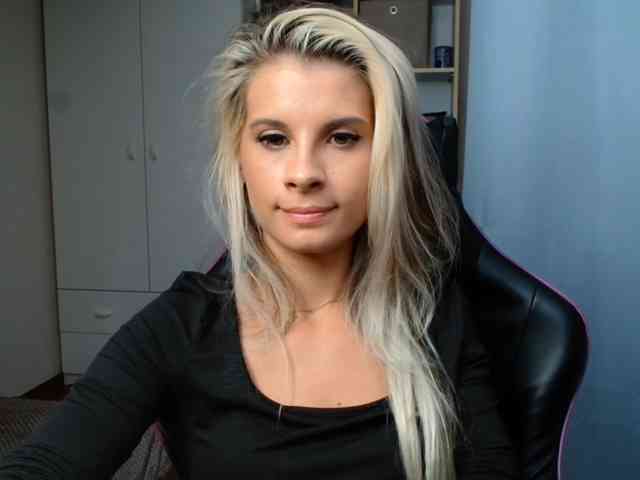 KristineNatural webcam