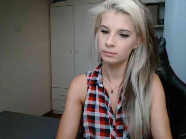 kristinenatural's live room
