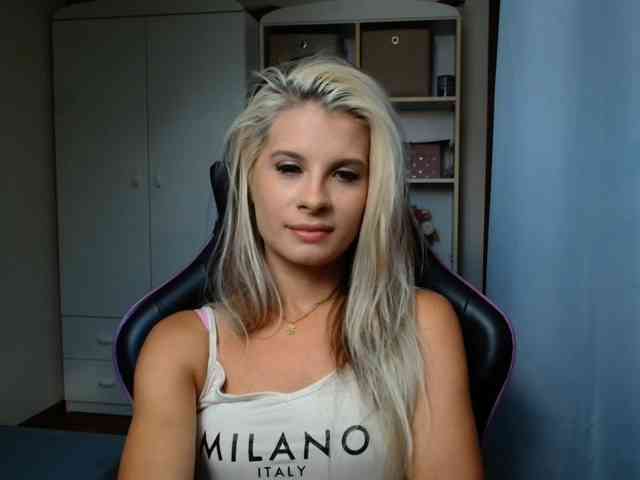 KristineNatural webcam