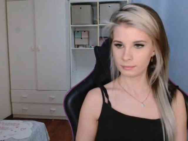 KristineNatural webcam