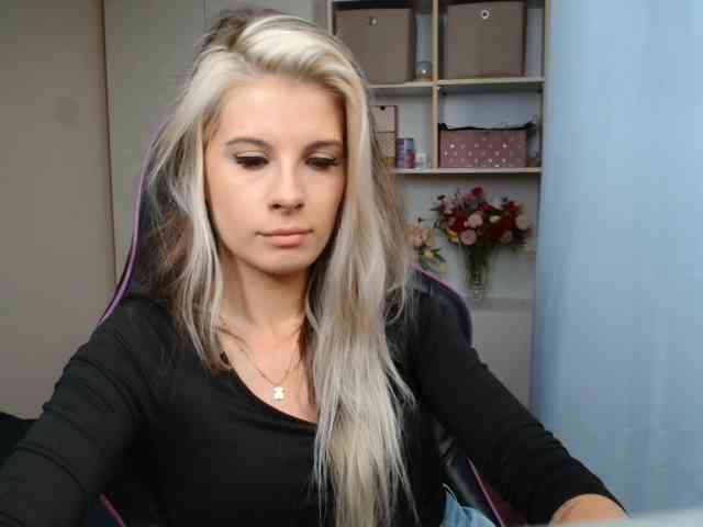 KristineNatural webcam