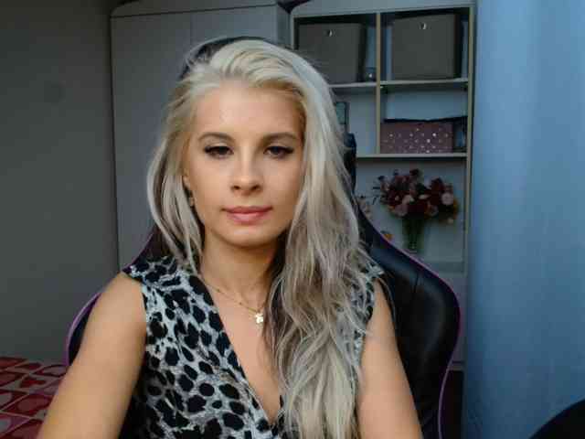 KristineNatural webcam