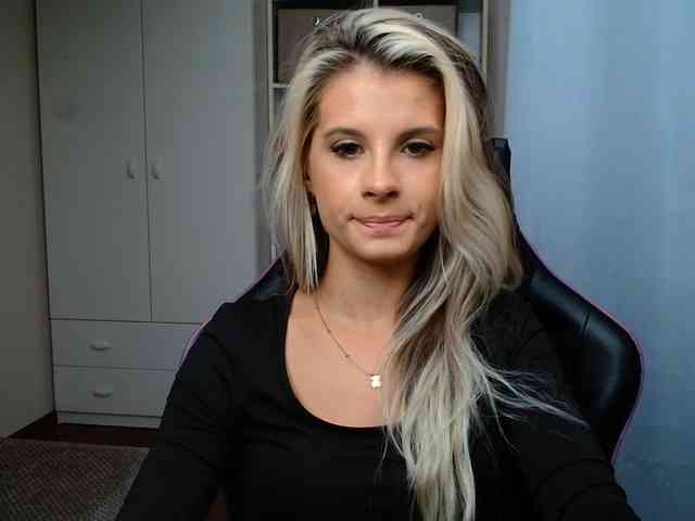 KristineNatural webcam