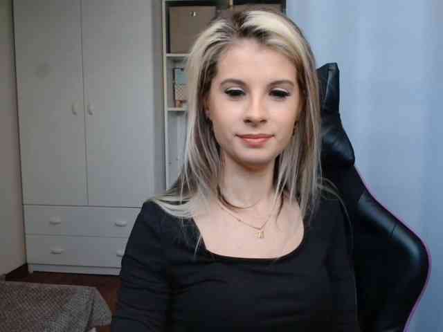 KristineNatural webcam