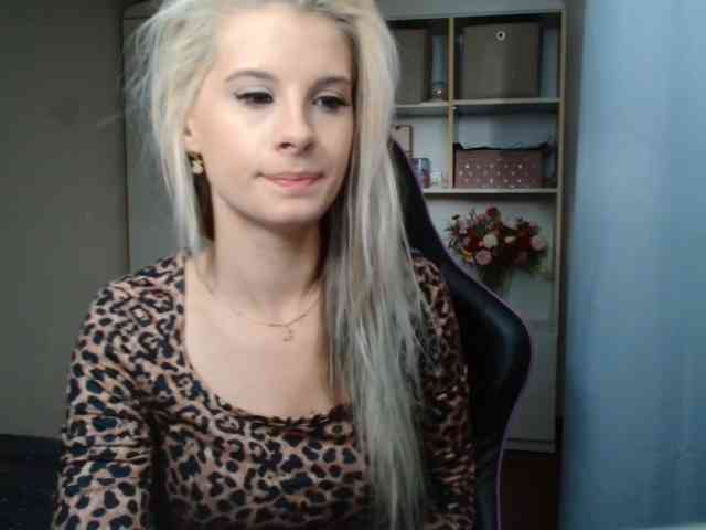 KristineNatural webcam