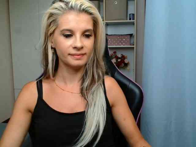 KristineNatural webcam