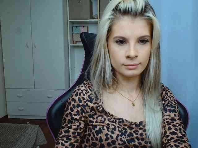 KristineNatural webcam