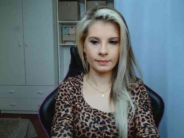 KristineNatural webcam