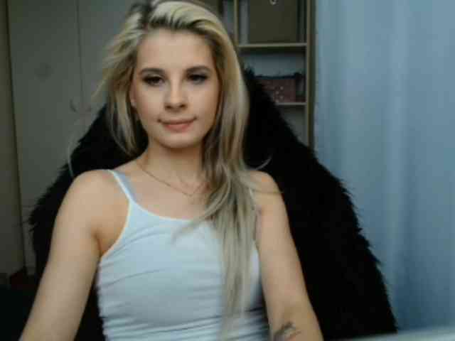 KristineNatural webcam
