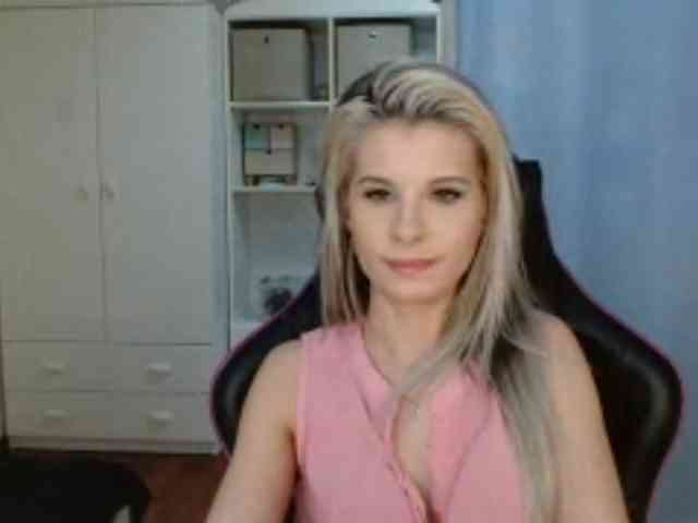 KristineNatural webcam