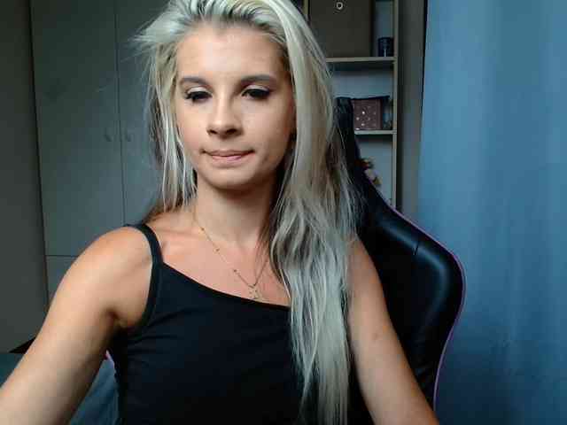 KristineNatural webcam