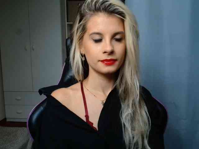 KristineNatural webcam