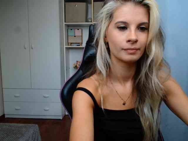 KristineNatural webcam