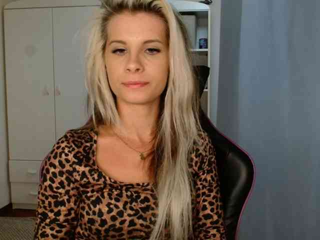 KristineNatural webcam