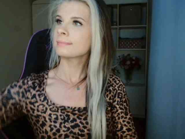 KristineNatural webcam