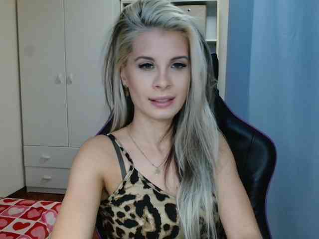 KristineNatural webcam