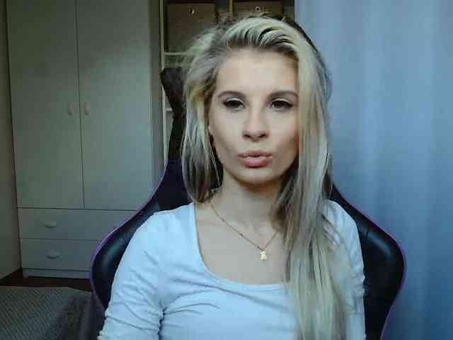 KristineNatural webcam