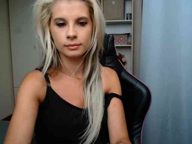 KristineNatural webcam