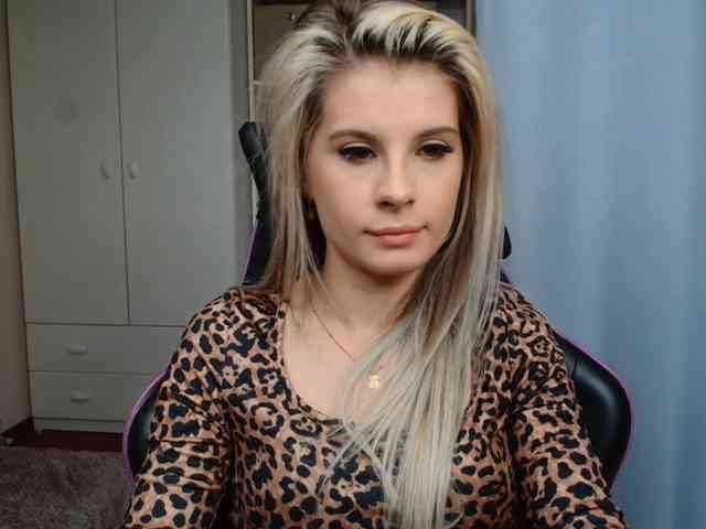 KristineNatural webcam